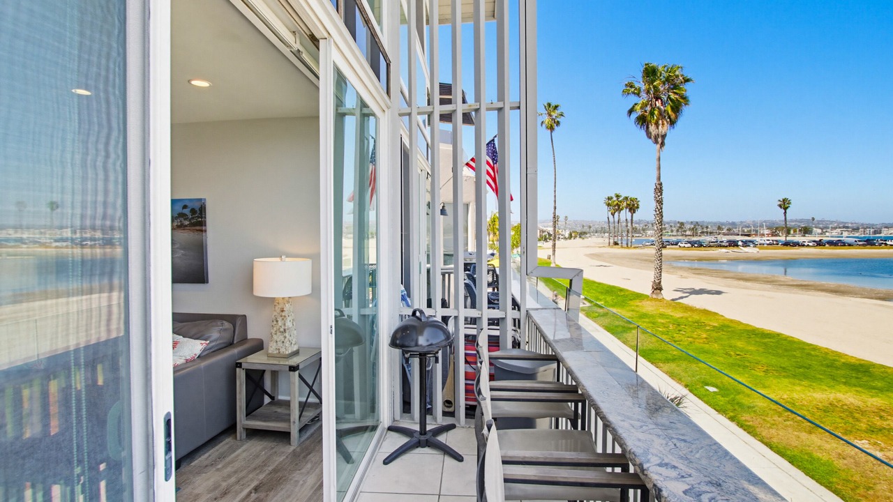 Photo of Patio Balcony in Central Mission Beach