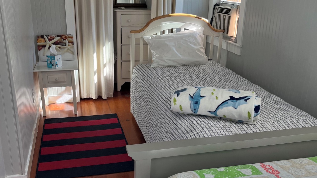 Photo of Bedroom in Popponesset