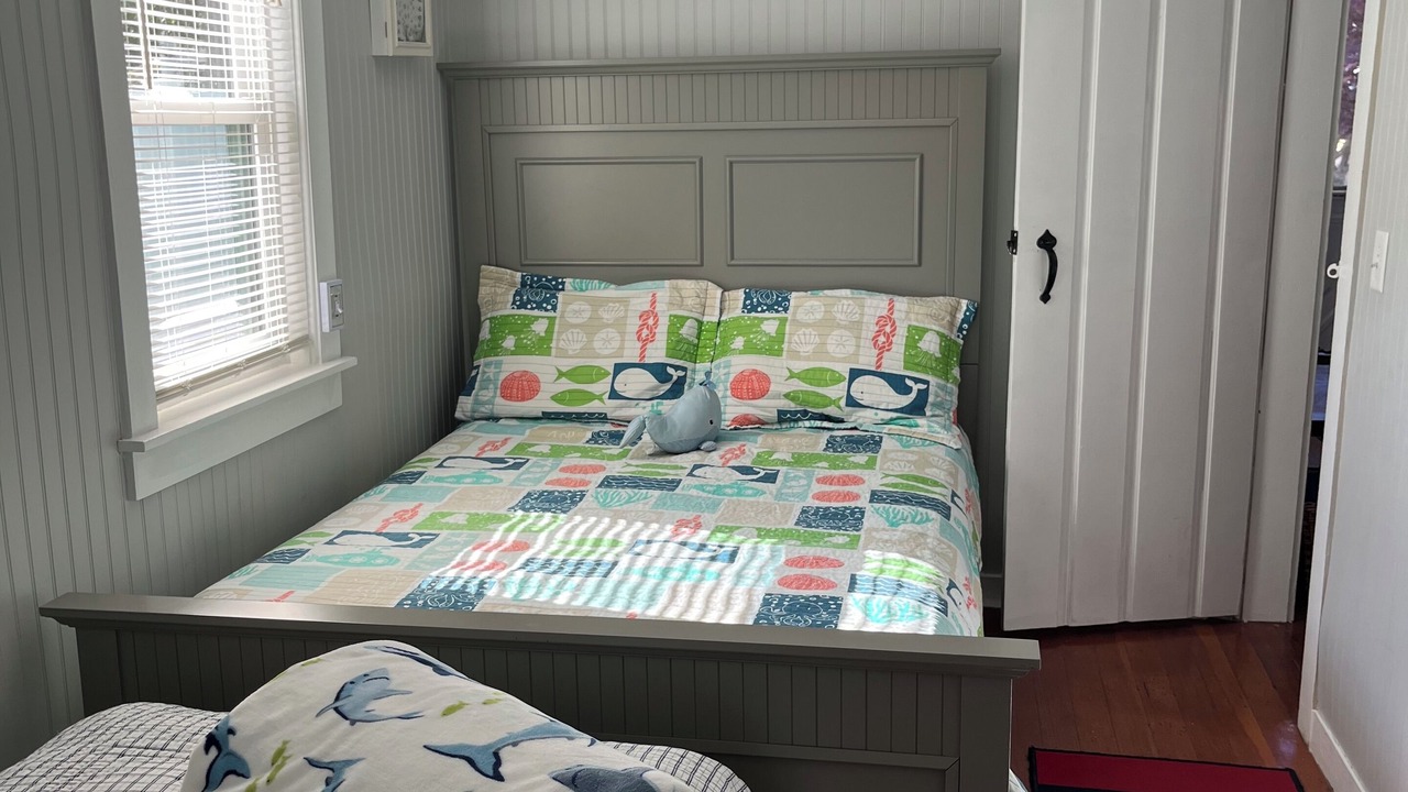 Photo of Bedroom in Popponesset