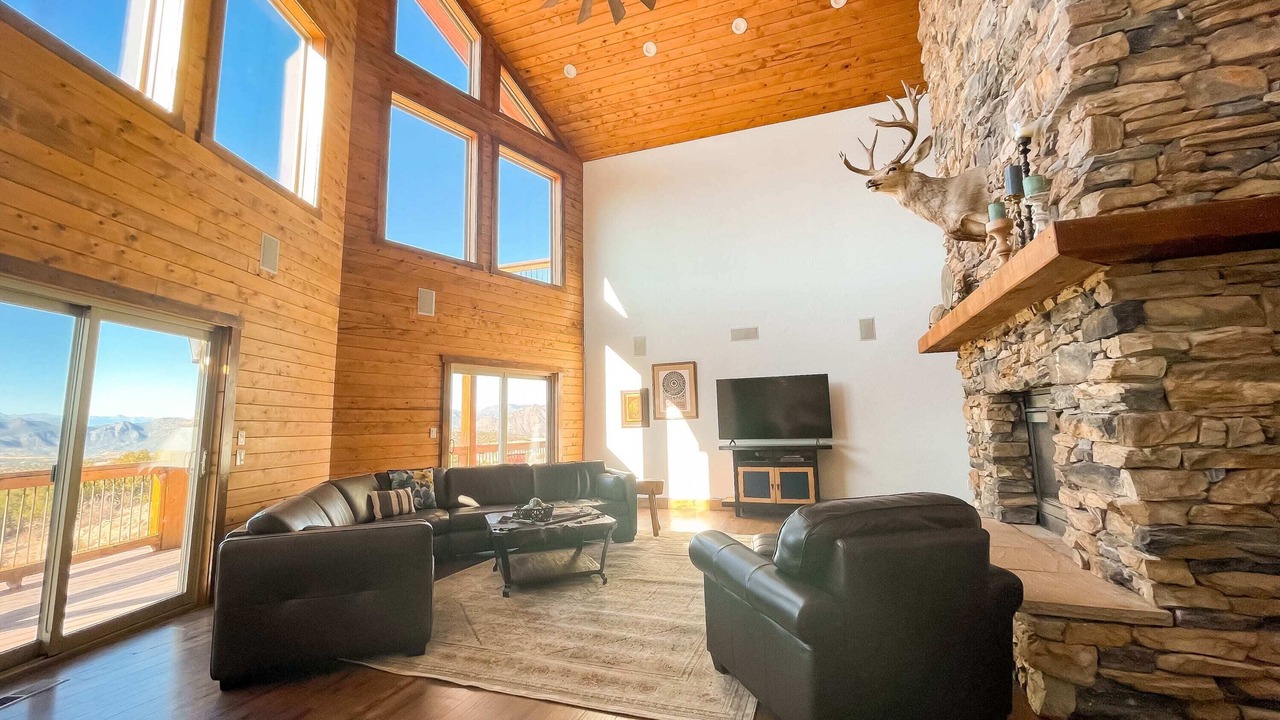 Photo of Livingroom in Canon City
