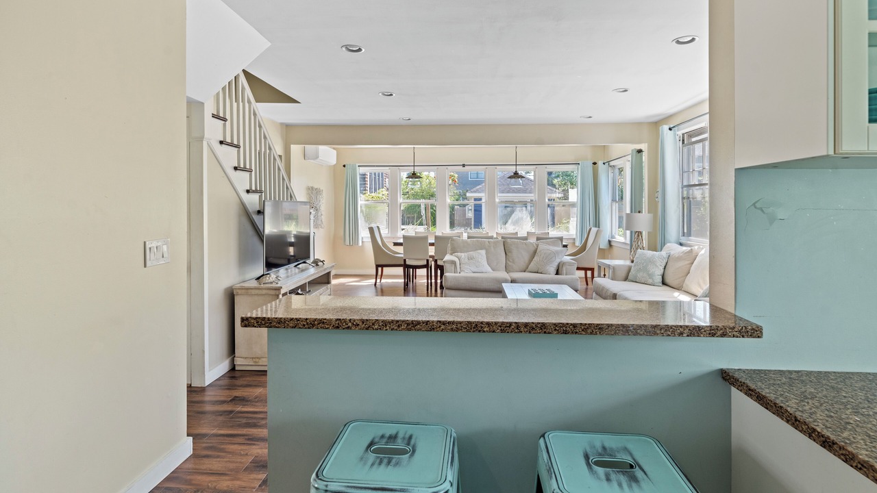 Photo of Livingroom in Ocean Beach