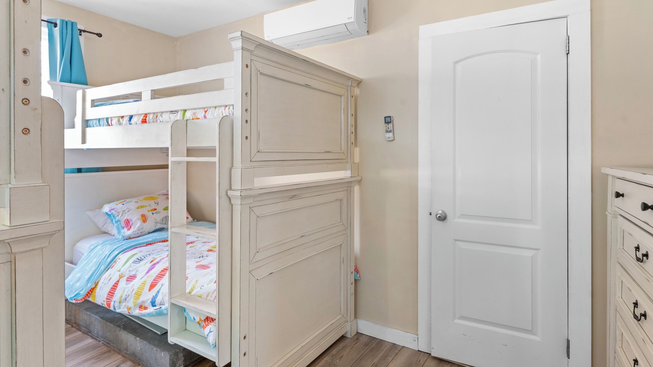 Photo of Bedroom in Ocean Beach