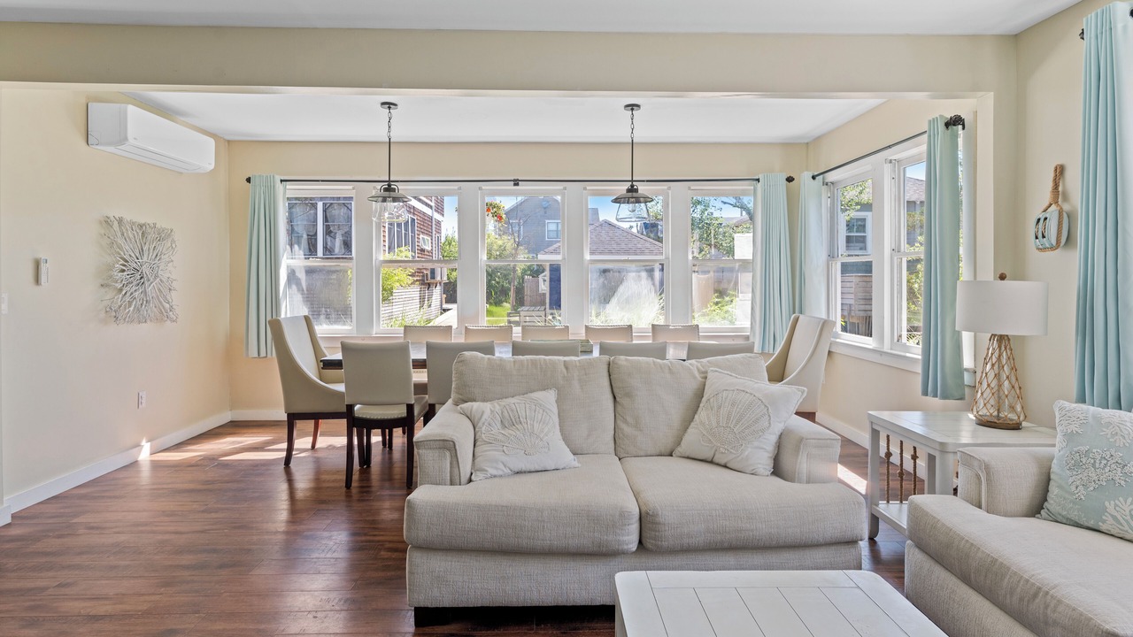 Photo of Livingroom in Ocean Beach
