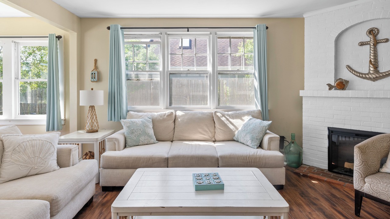 Photo of Livingroom in Ocean Beach