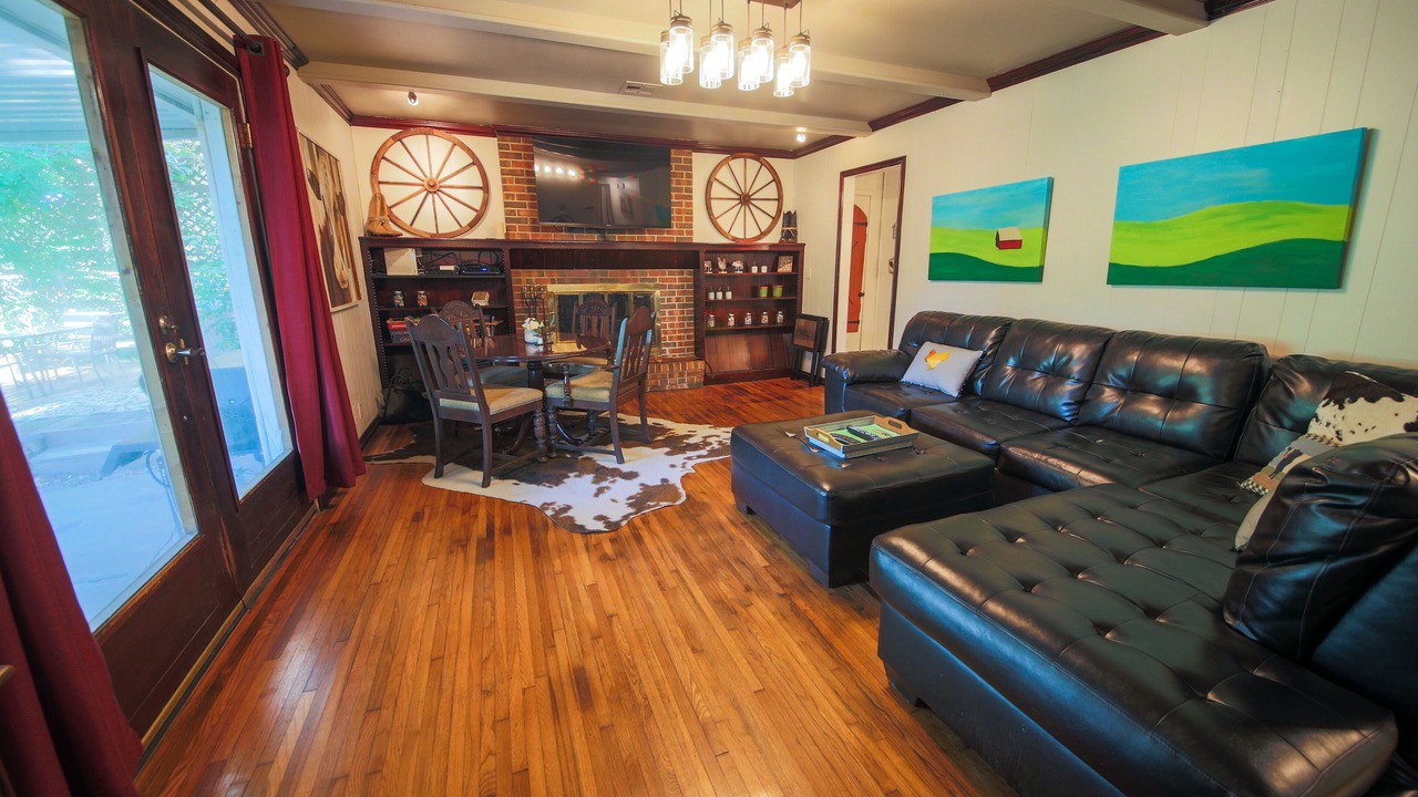 Photo of Livingroom in Sand Springs
