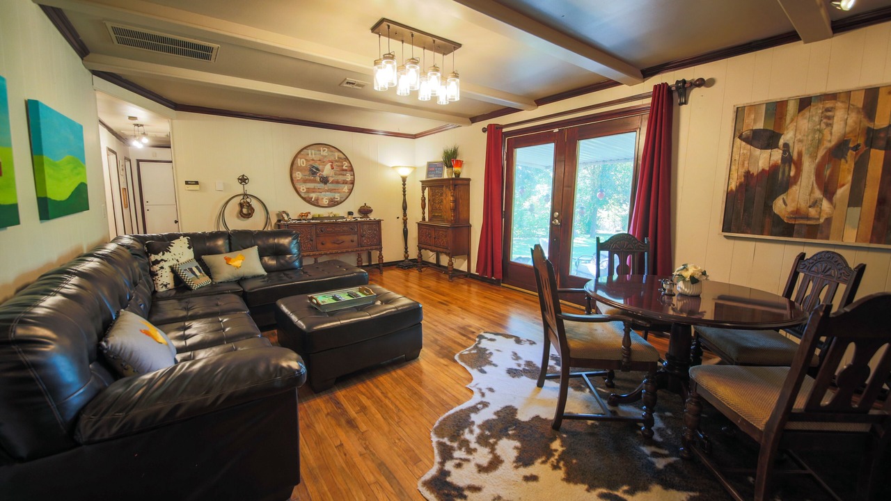 Photo of Livingroom in Sand Springs