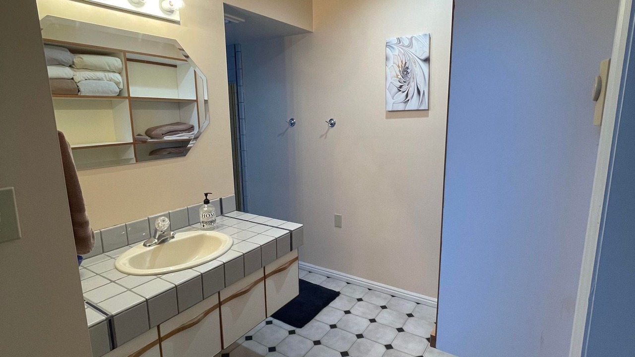 Photo of Bathroom in Teasdale