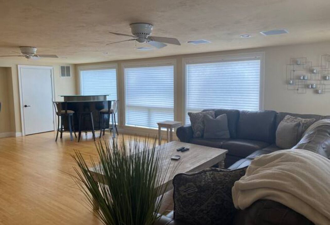 Photo of Livingroom in Ocean Bluff-Brant Rock