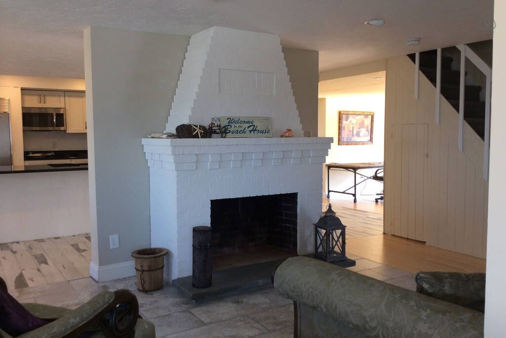 Photo of Livingroom in Ocean Bluff-Brant Rock