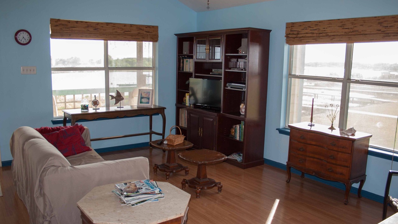 Photo of Livingroom in Cedar Lane