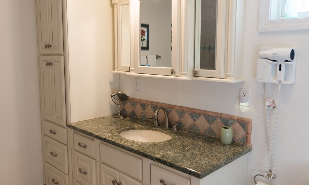 Photo of Bathroom in Lakeside