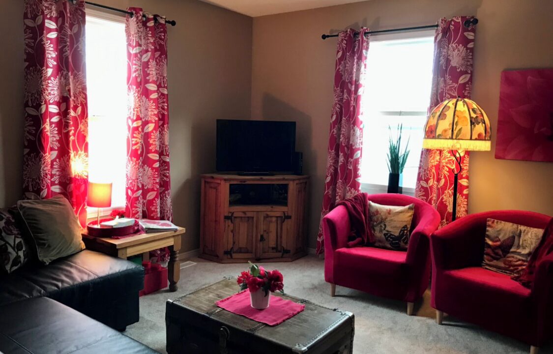 Photo of Livingroom in McKenzie Towne