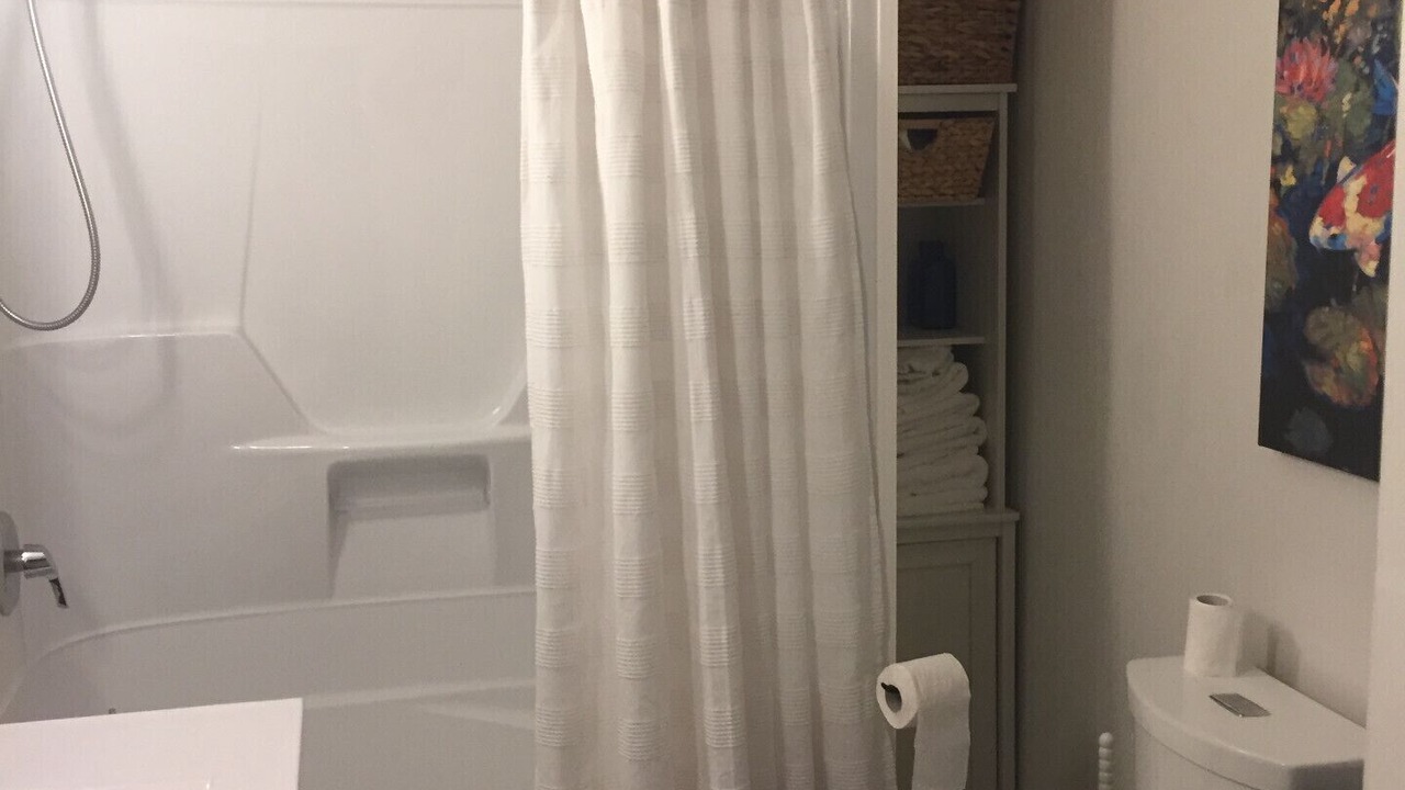 Photo of Bathroom in Woodburn