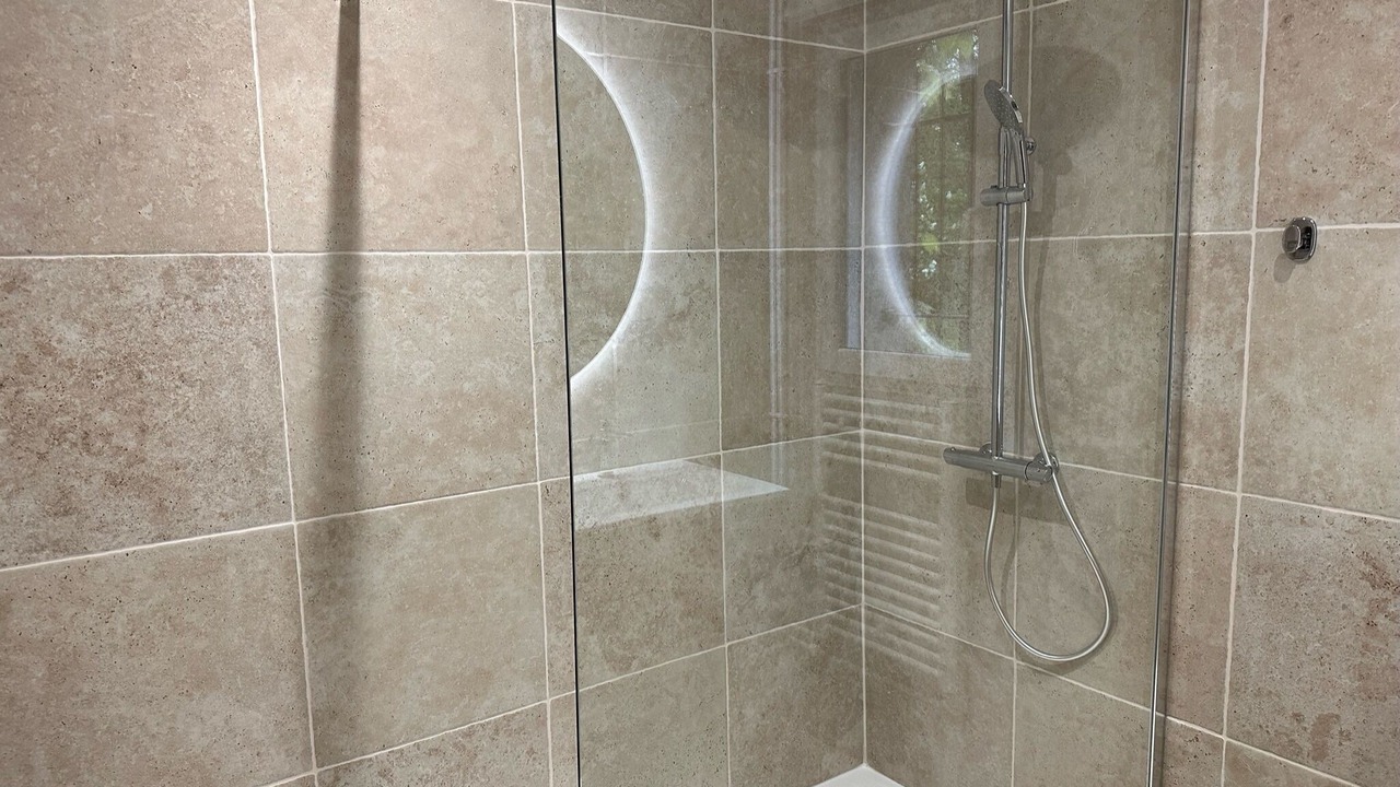 Photo of Bathroom in Le-Petit-Pressigny