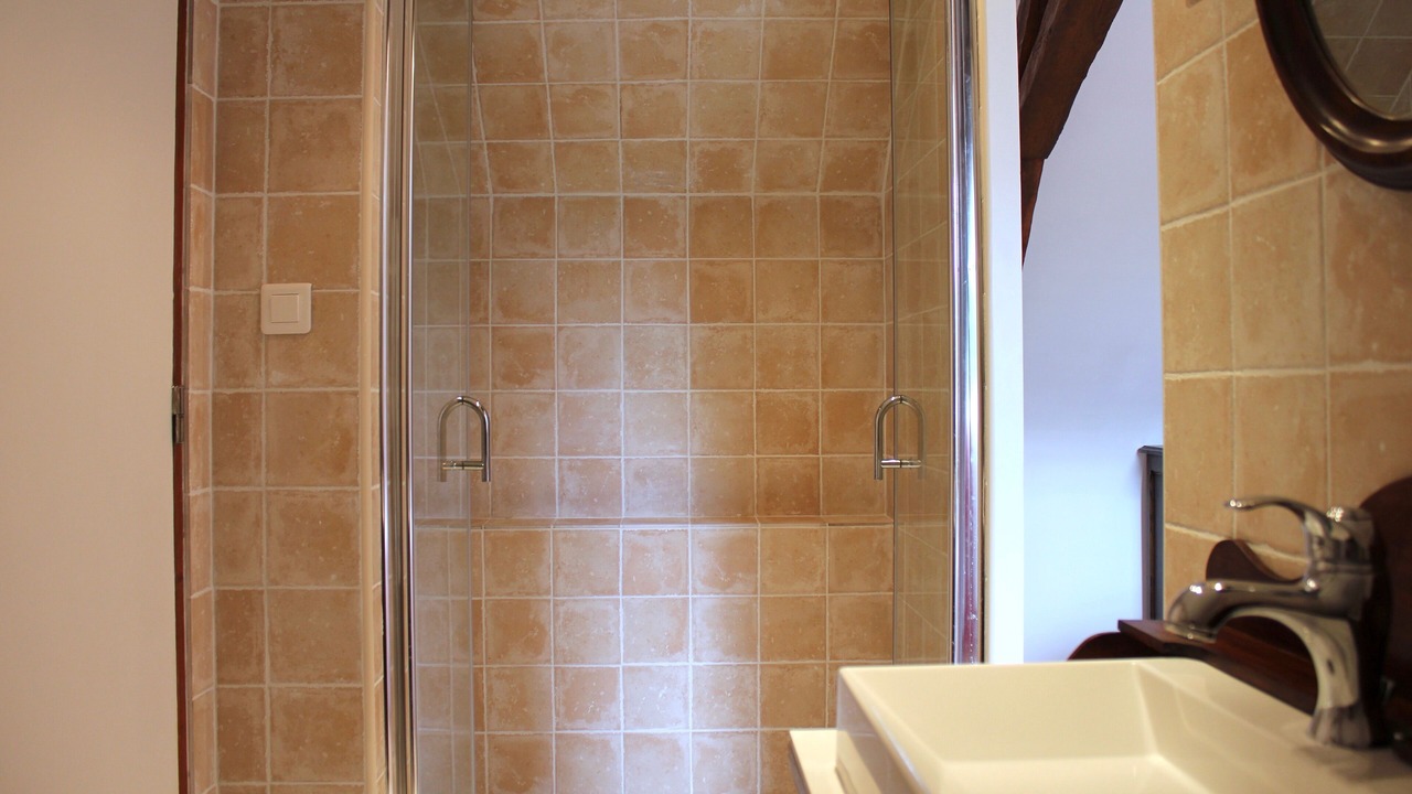 Photo of Bathroom in Le-Petit-Pressigny