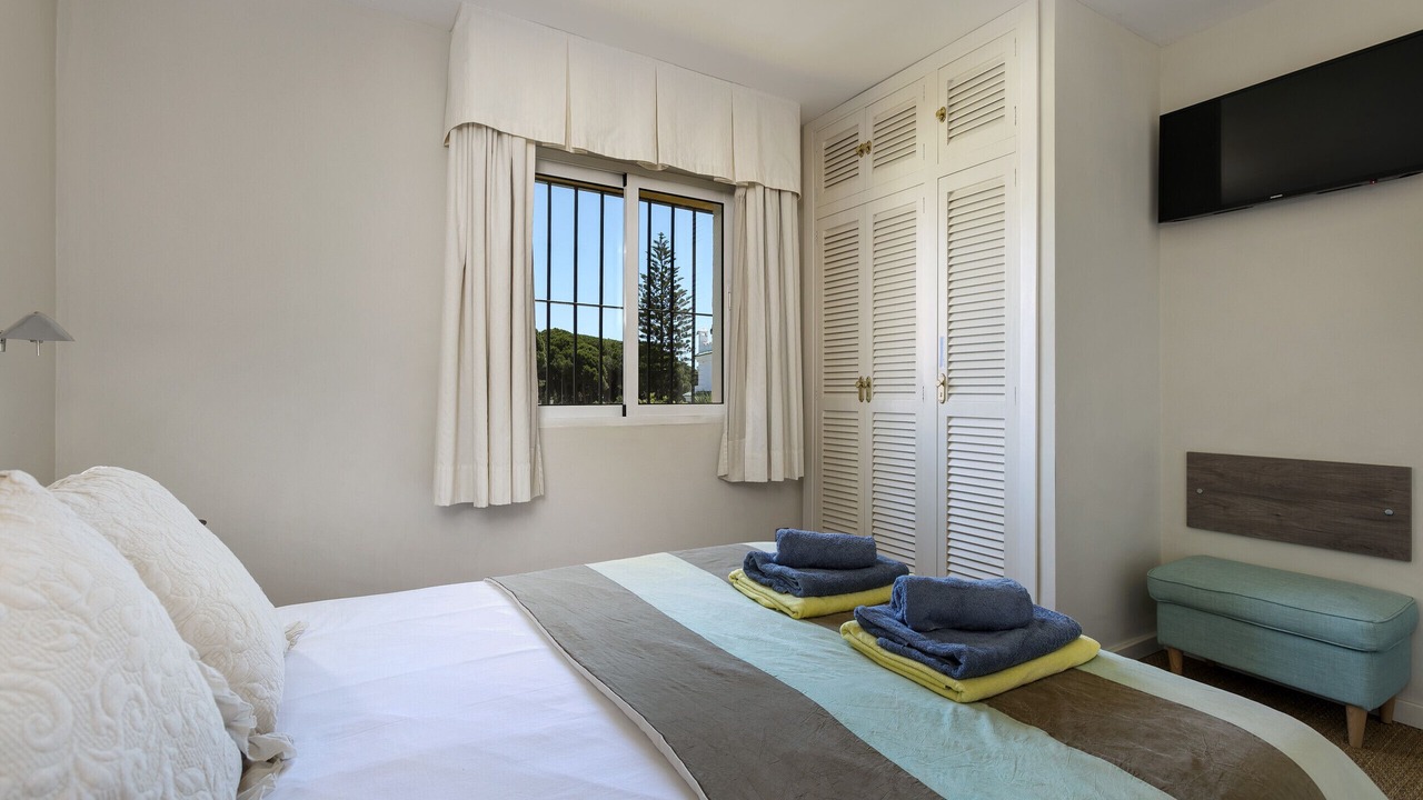 Photo of Bedroom in Golden Mile