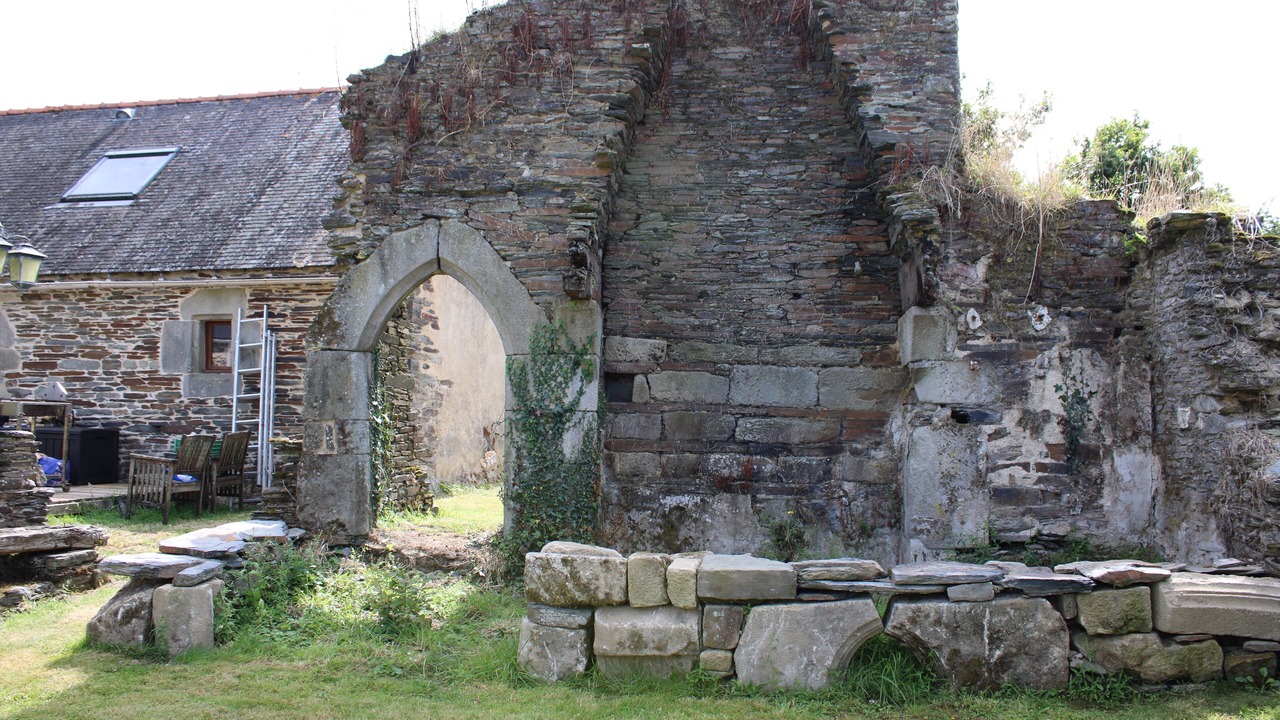 Photo of Others in Paule