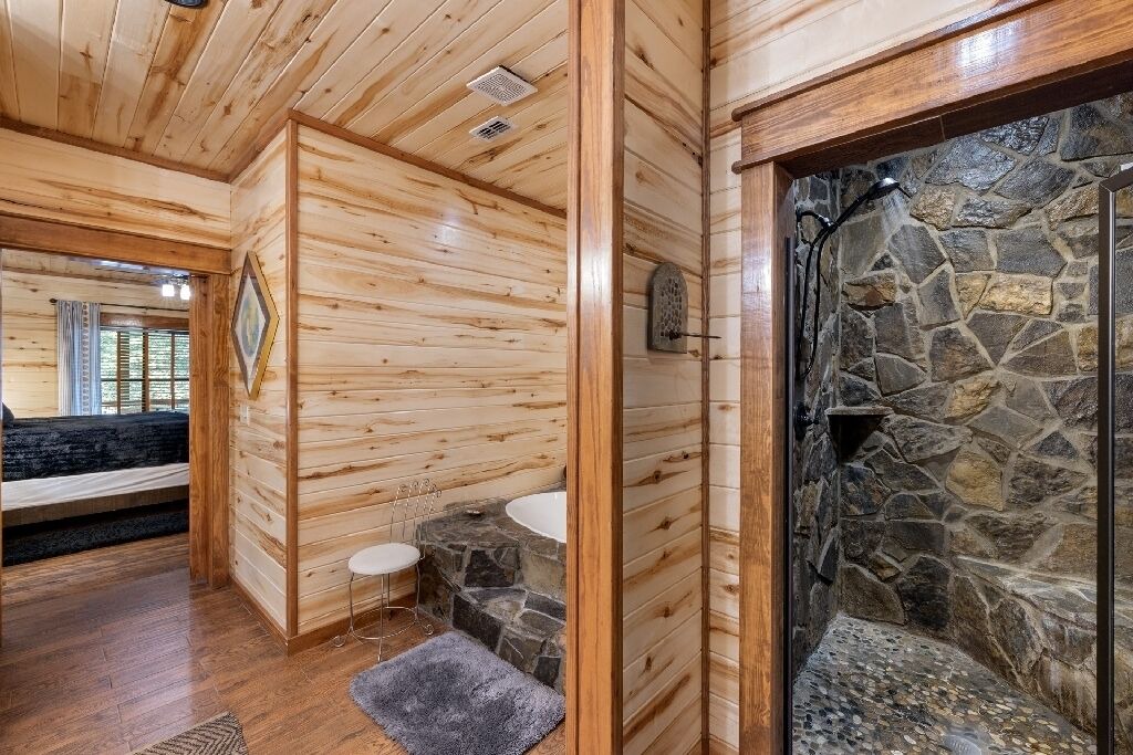 Photo of Bathroom in Broken Bow