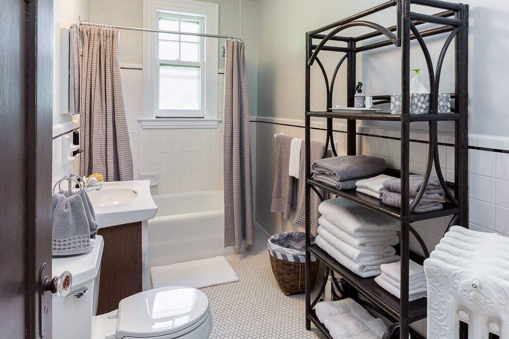 Photo of Bathroom in East Avenue
