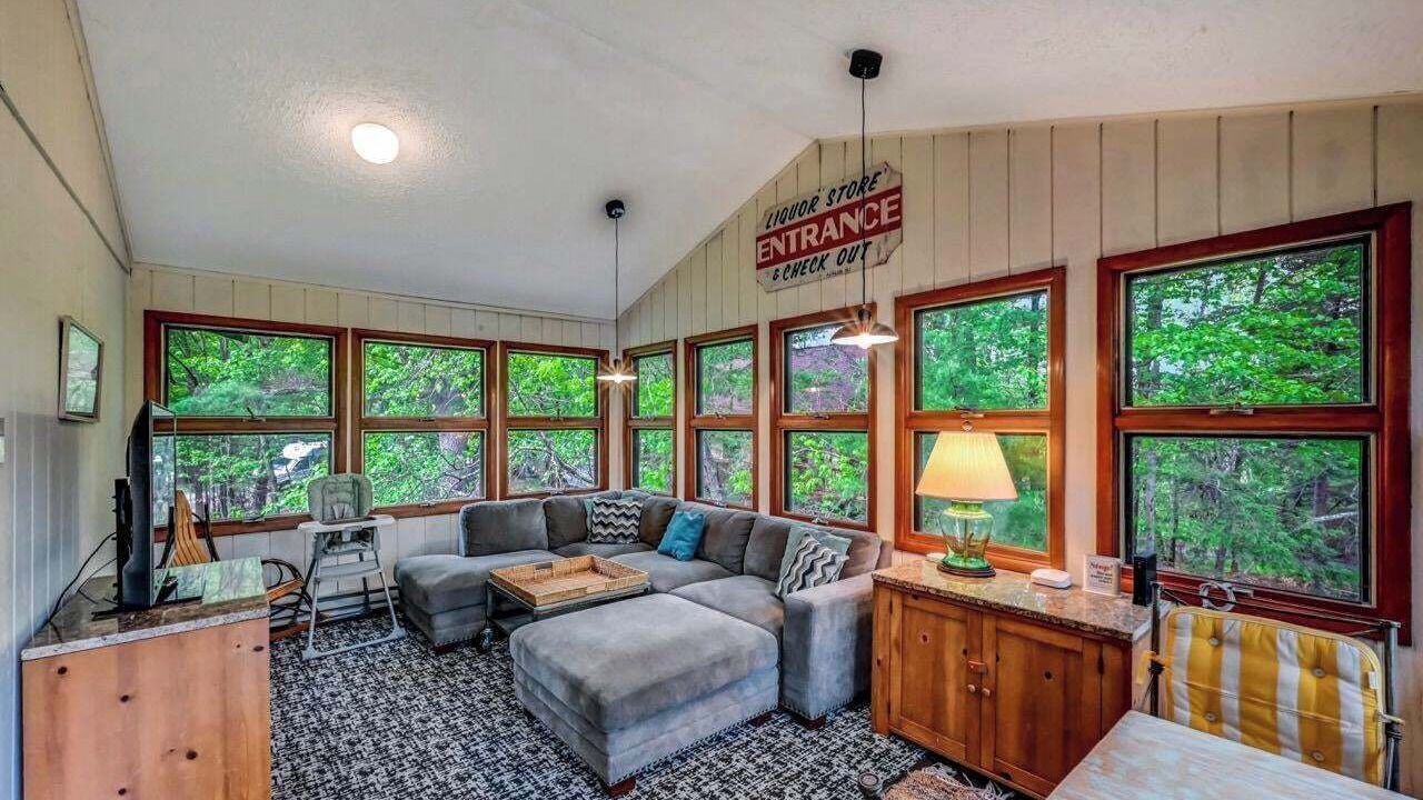 Photo of Bedroom in Pocono Pines