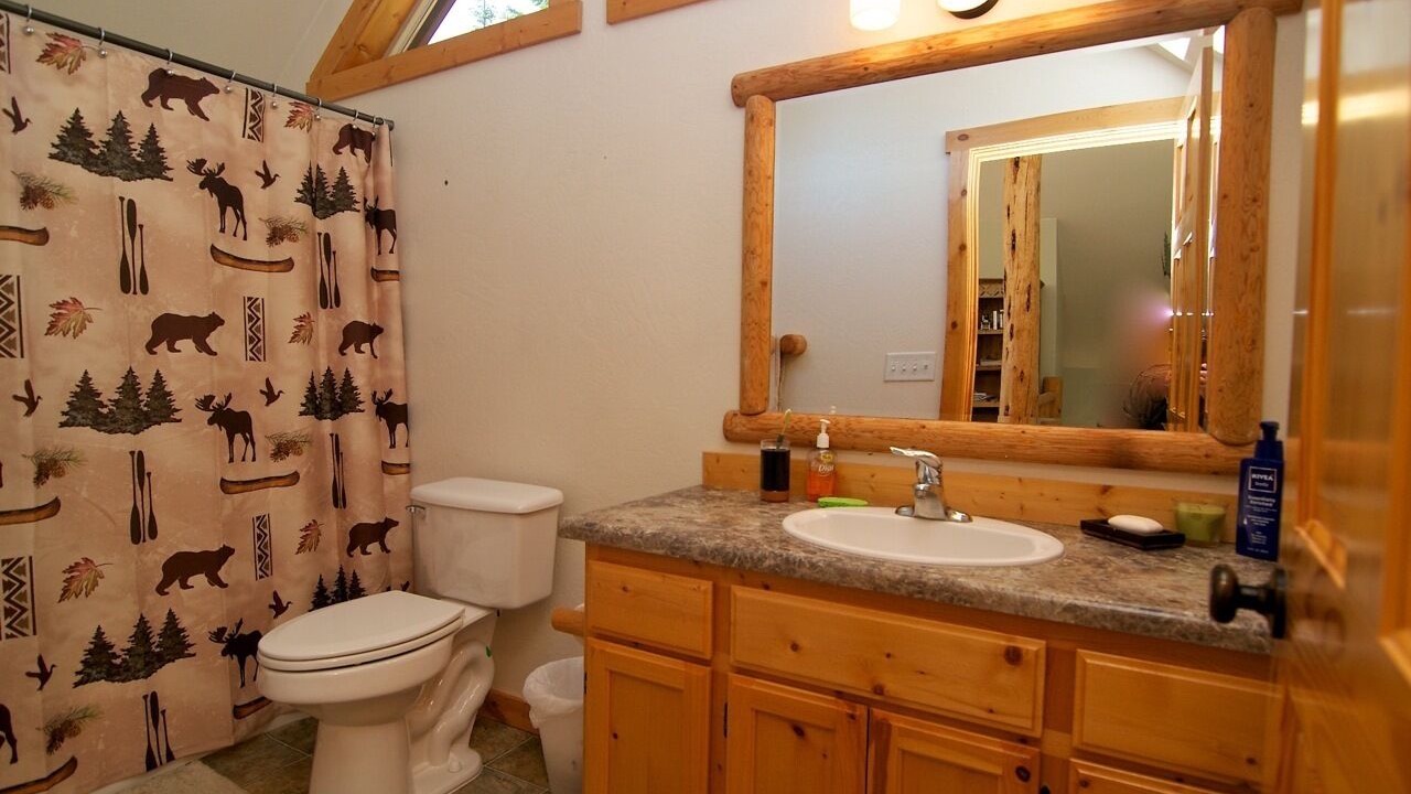 Photo of Bathroom in Klamath Falls