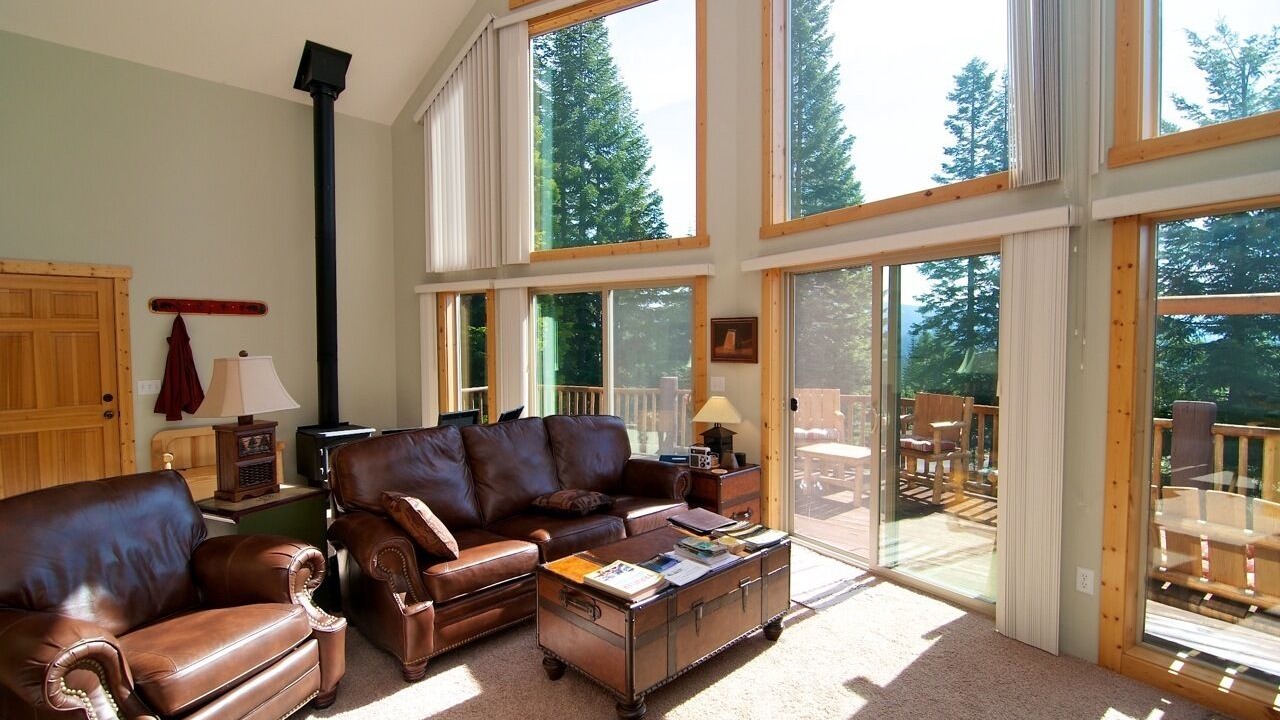 Photo of Livingroom in Klamath Falls
