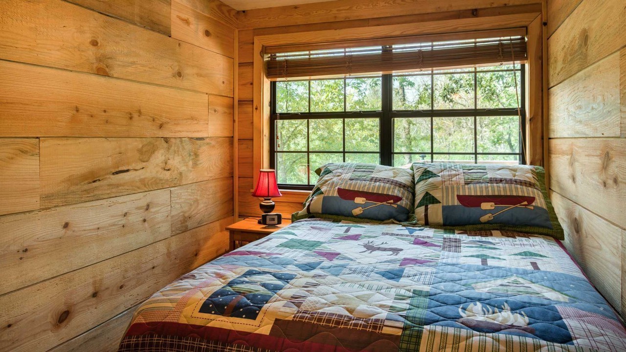 Photo of Bedroom in Hochatown
