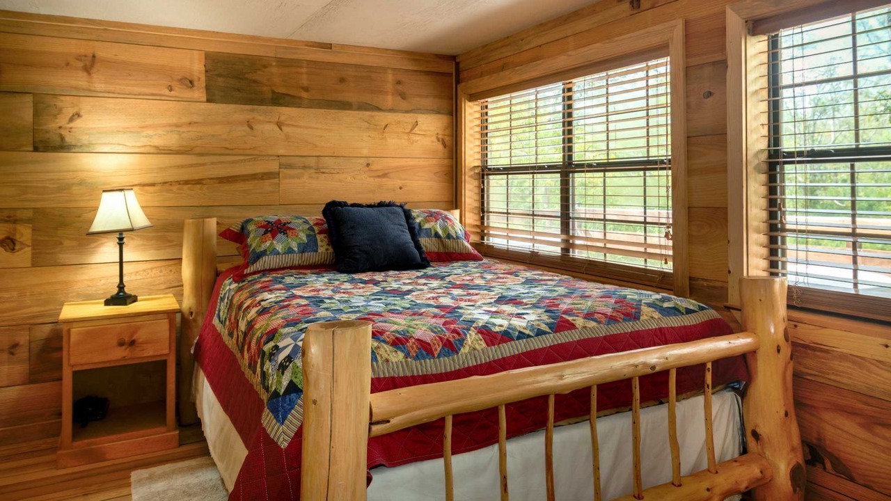 Photo of Bedroom in Hochatown