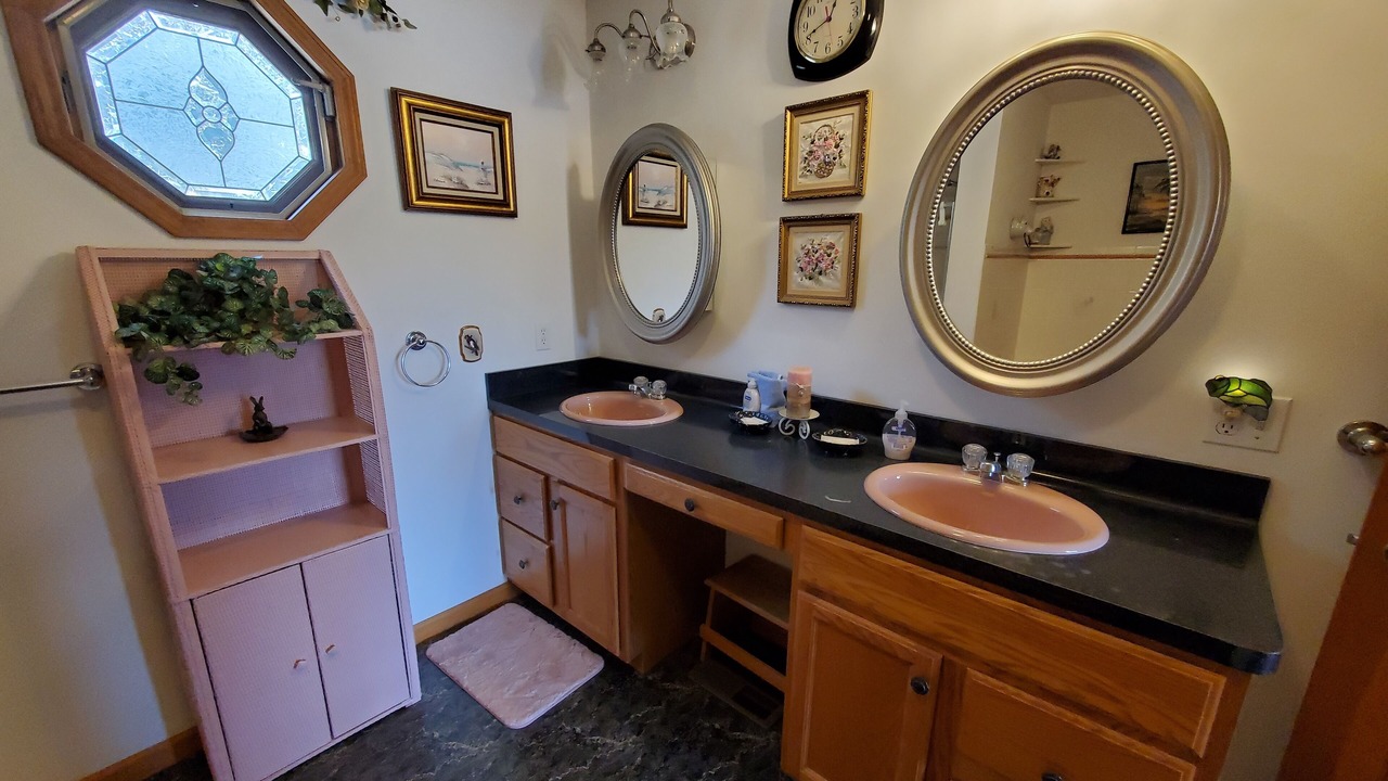Photo of Bathroom in Garfield