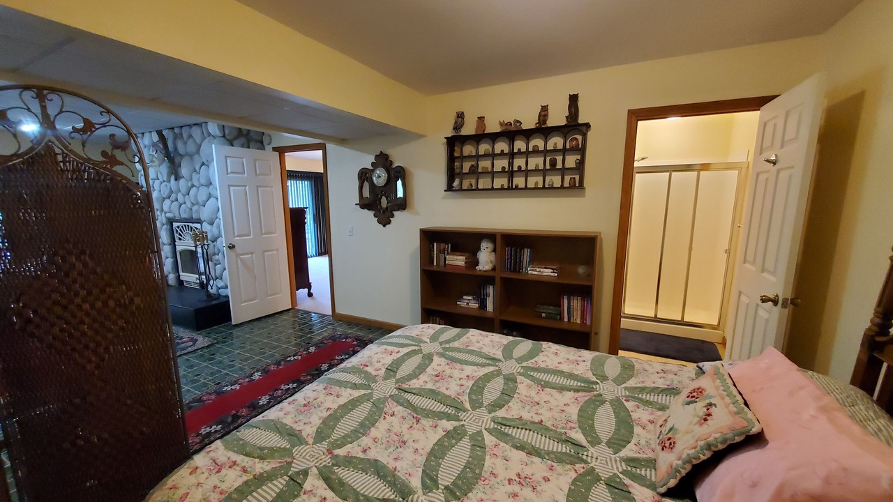 Photo of Bedroom in Garfield
