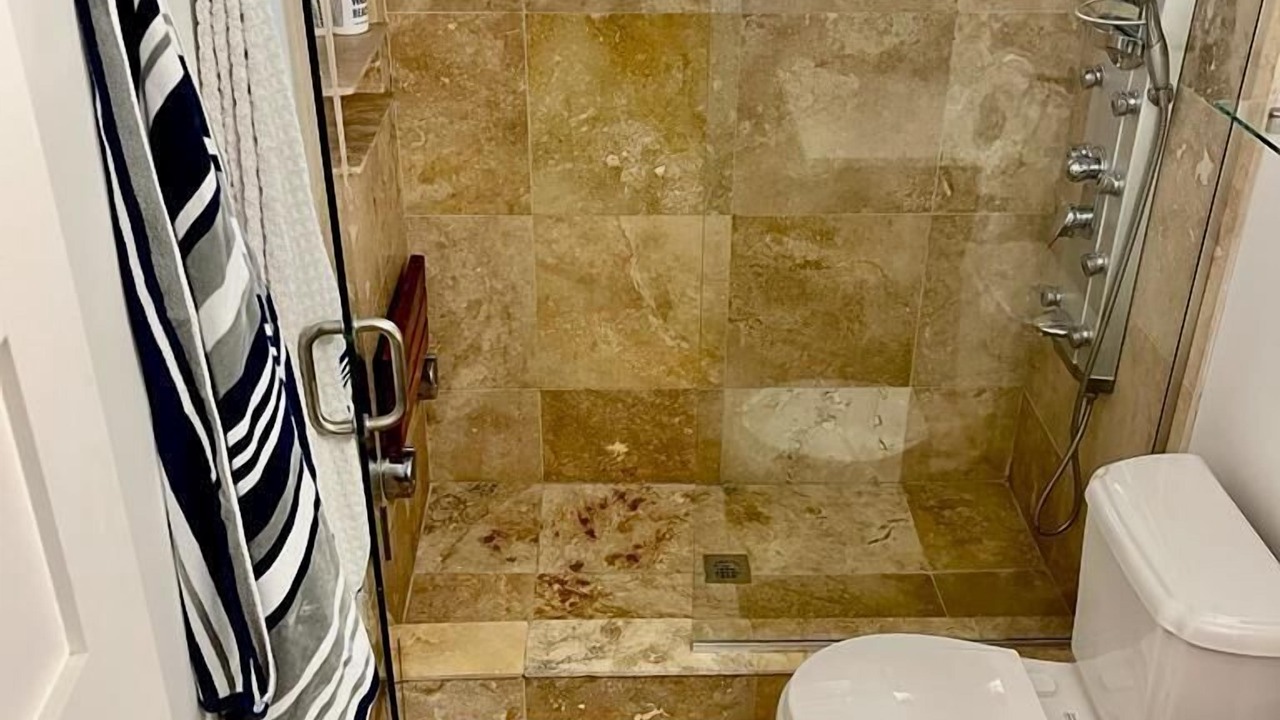 Photo of Bathroom in Floridana Beach