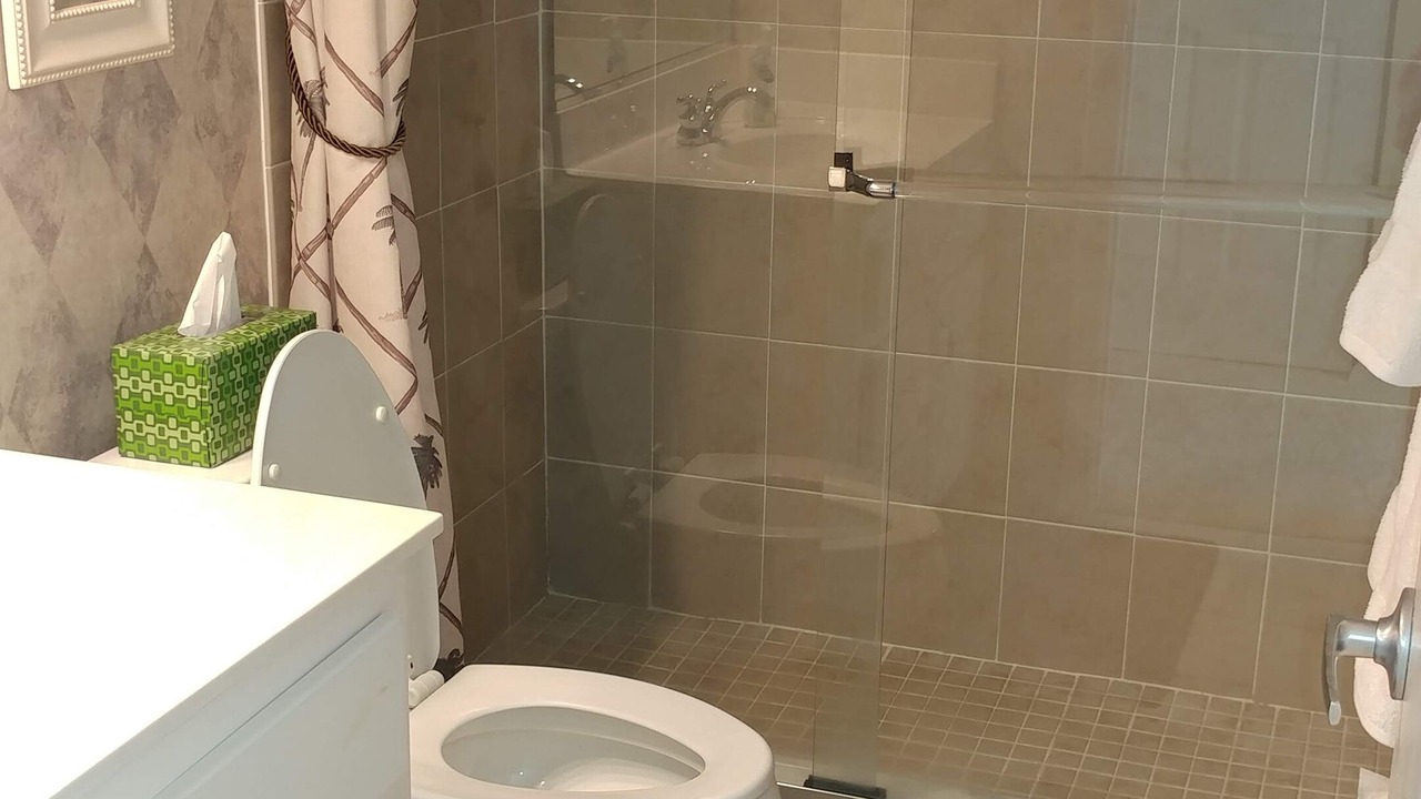 Photo of Bathroom in Breakers