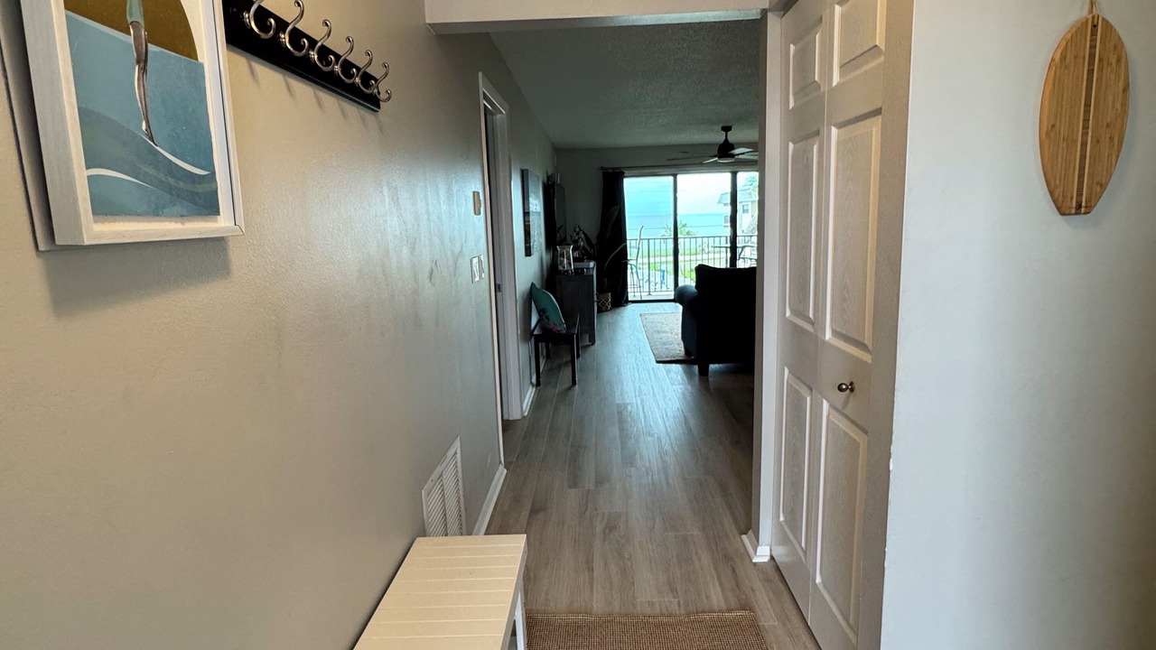 Photo of Livingroom in Breakers