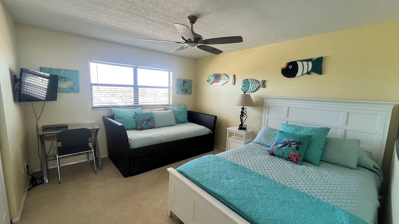 Photo of Bedroom in Breakers