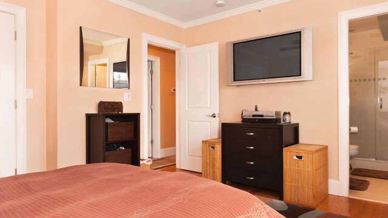 Photo of Others in D Street - West Broadway