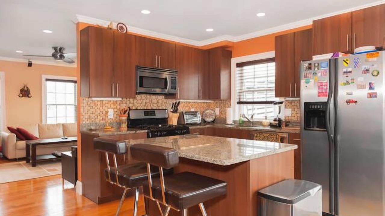 Photo of Others in D Street - West Broadway