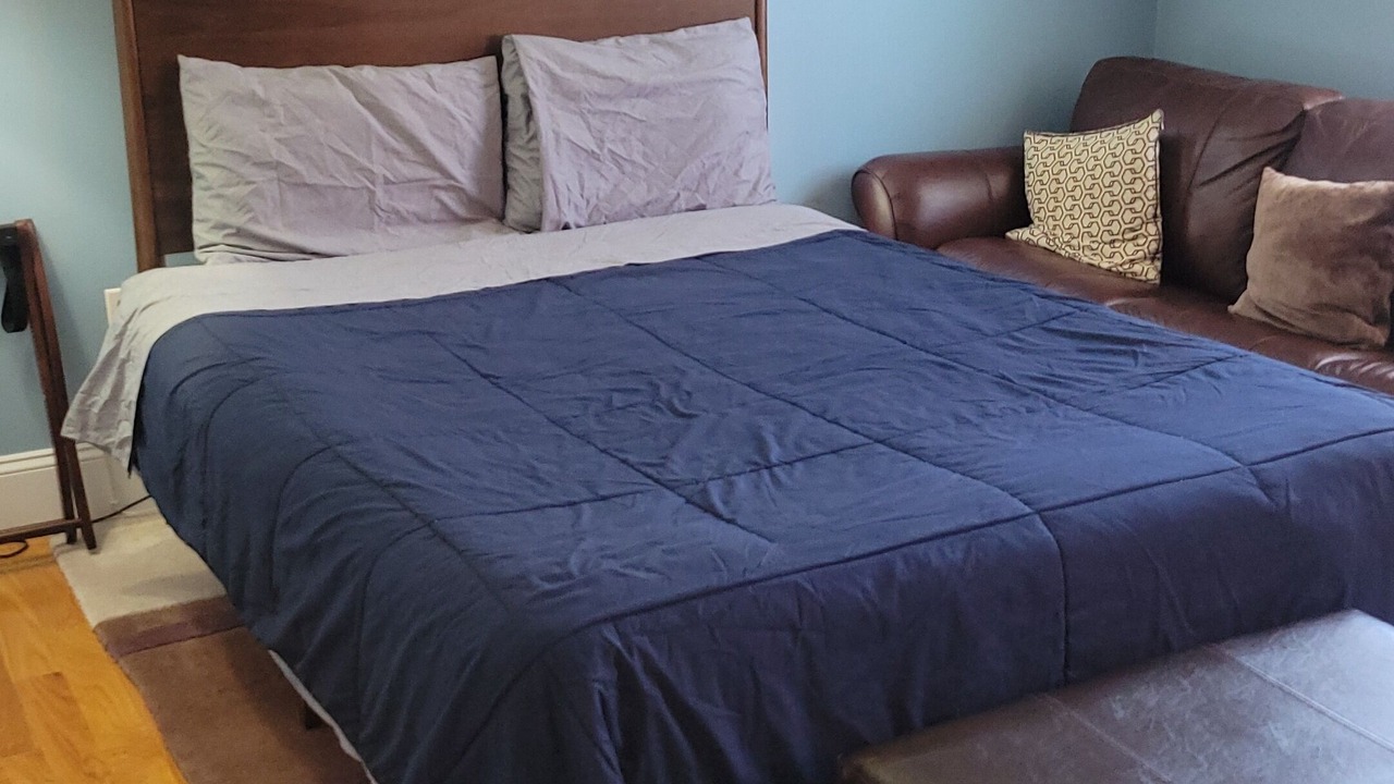 Photo of Bedroom in D Street - West Broadway