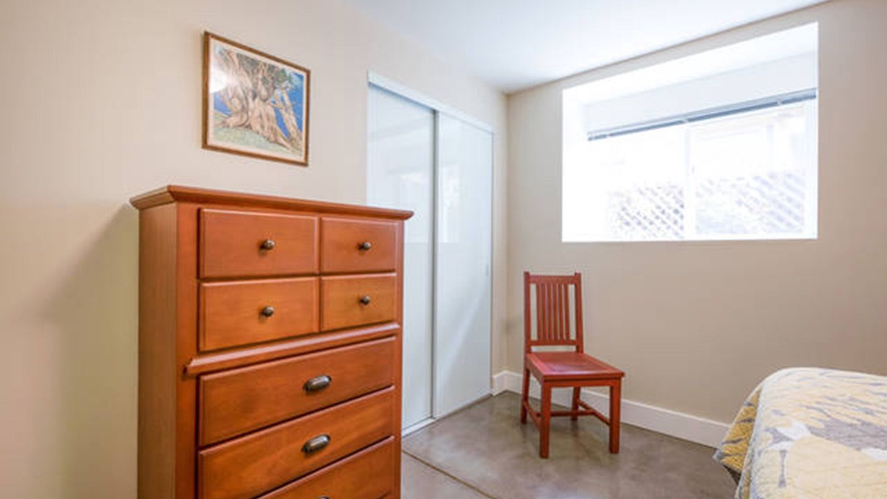 Photo of Bedroom in Upper Telegraph