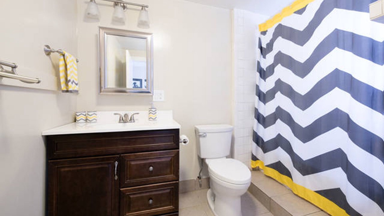 Photo of Bathroom in Upper Telegraph