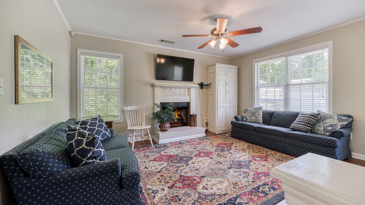 Photo of Livingroom in Gainesville