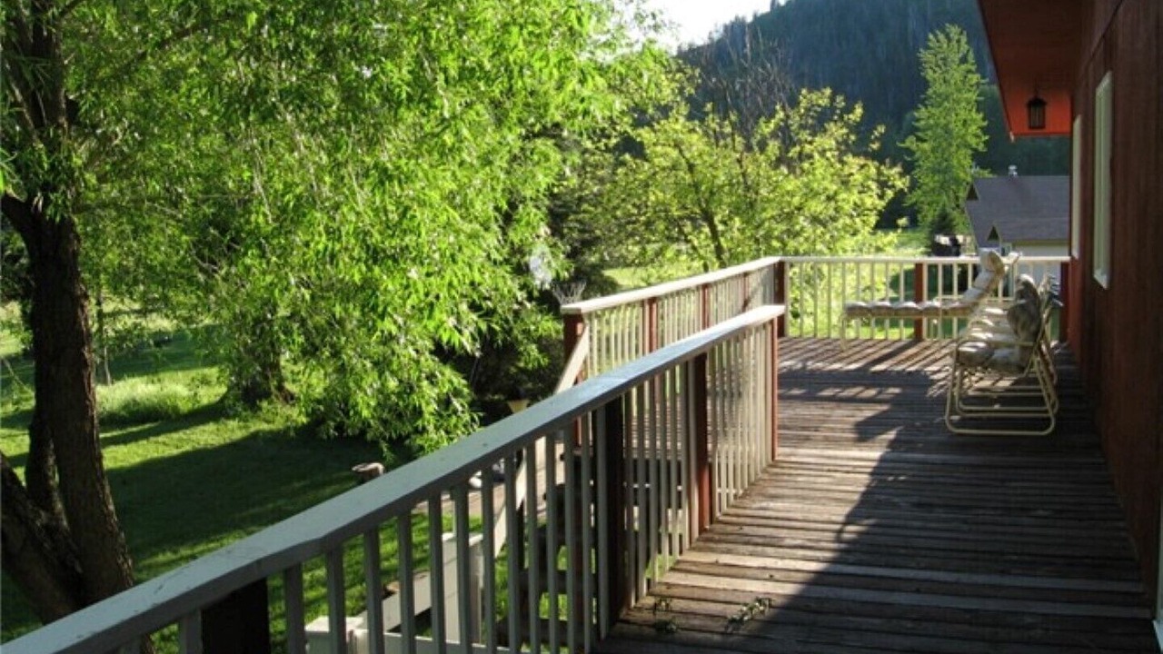 Photo of Patio Balcony in West Glacier