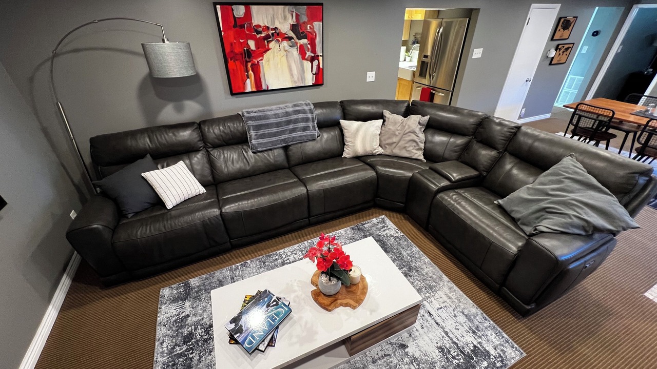 Photo of Livingroom in Olympus Cove