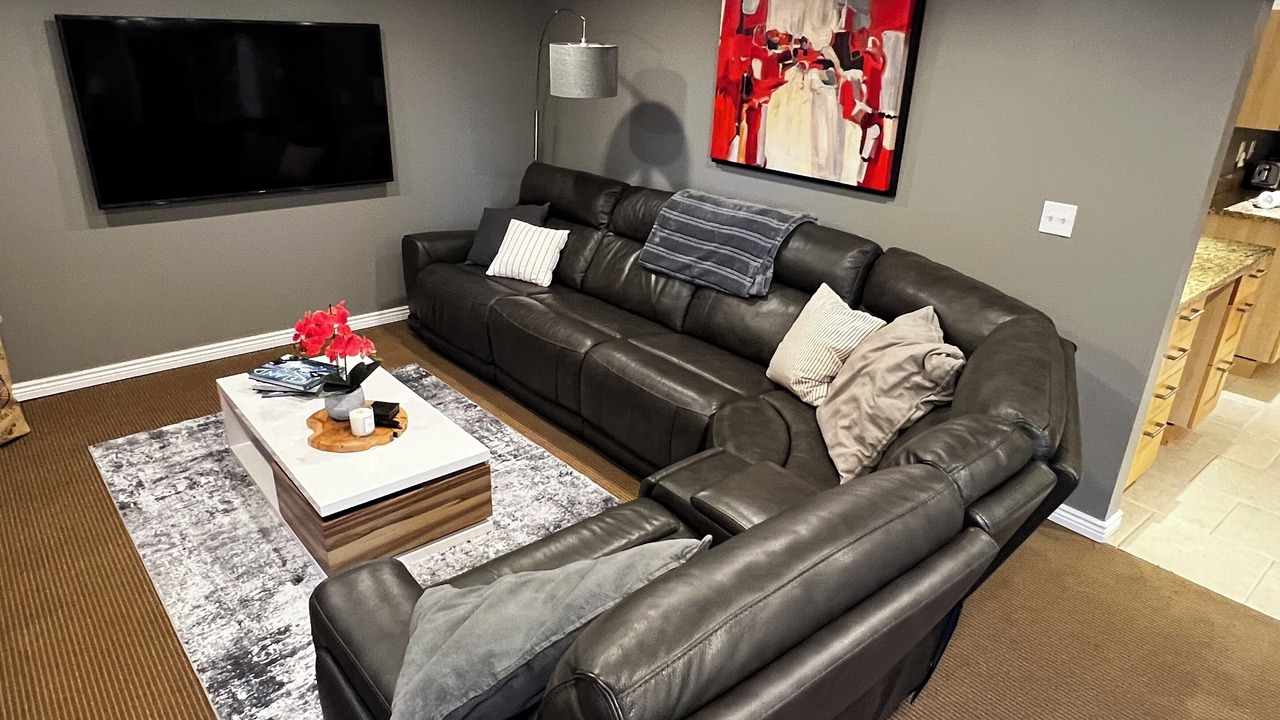Photo of Livingroom in Olympus Cove