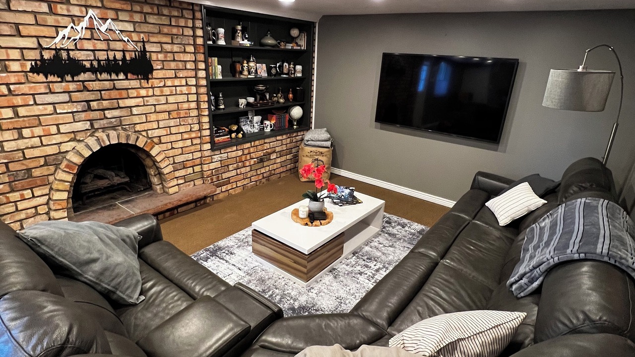 Photo of Livingroom in Olympus Cove