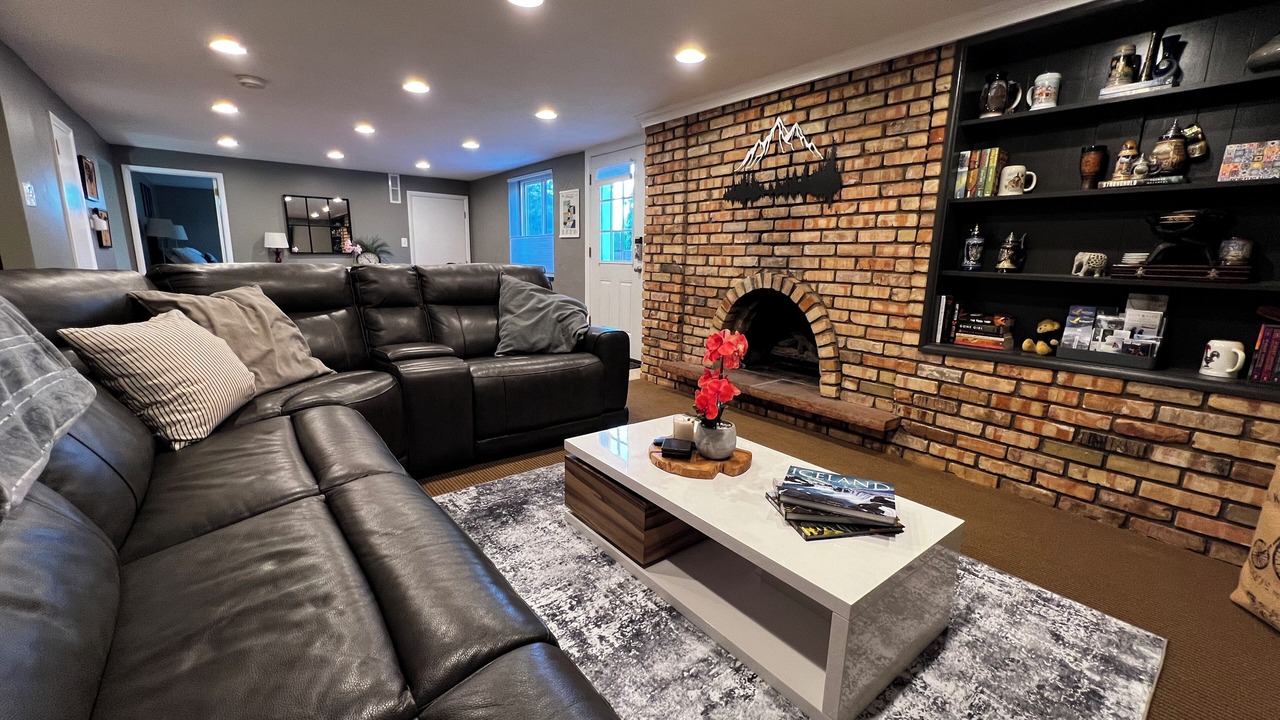 Photo of Livingroom in Olympus Cove