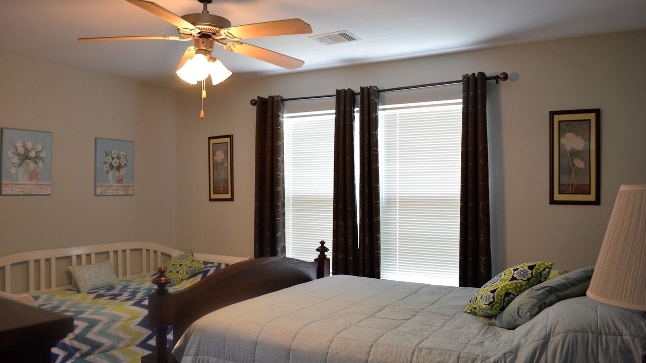 Photo of Bedroom in Crystal Beach