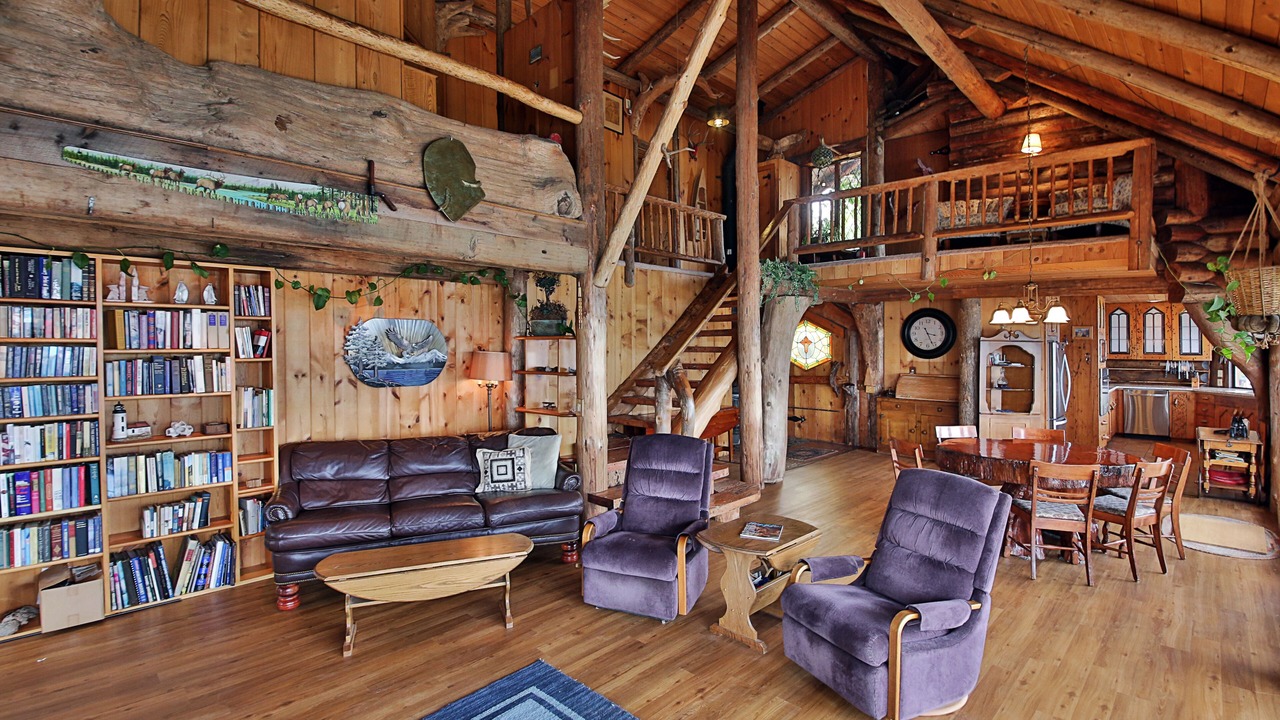 Photo of Livingroom in Langley