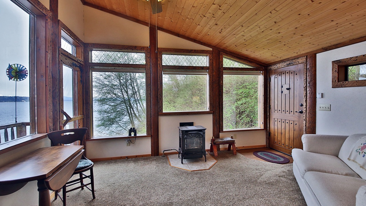 Photo of Bedroom in Langley