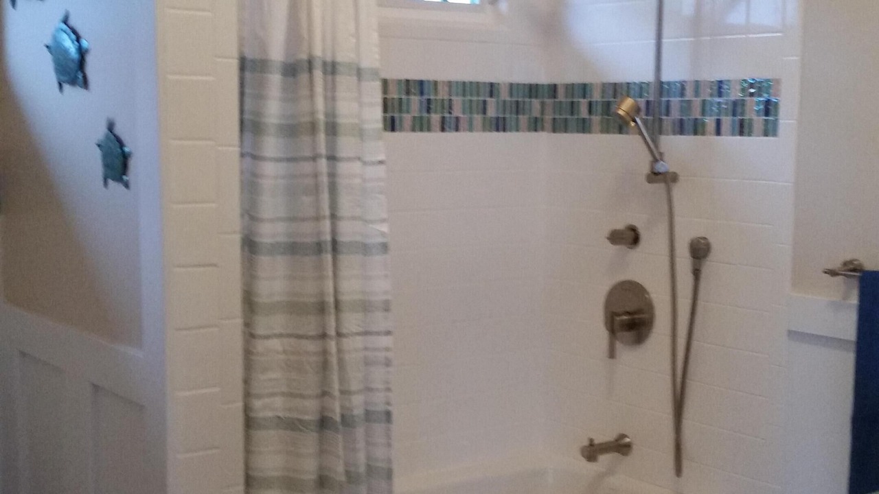 Photo of Bathroom in Kona Paradise