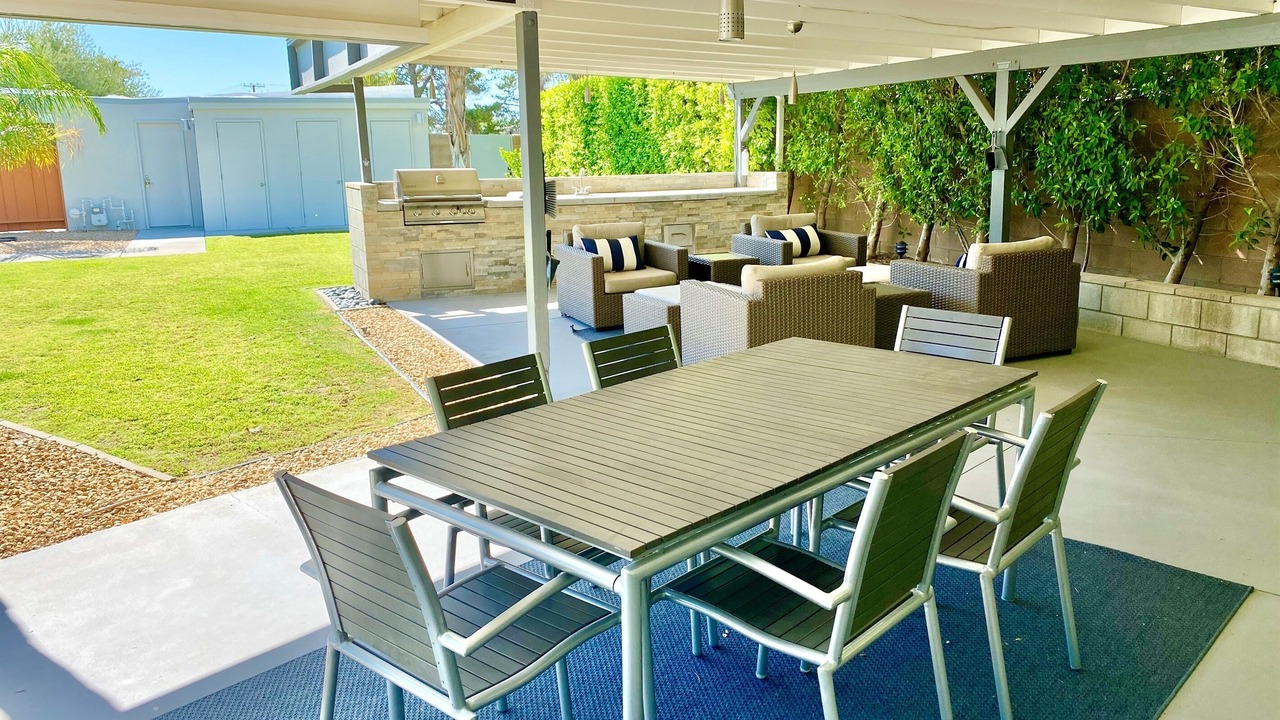 Photo of Outdoor in Racquet Club Estates